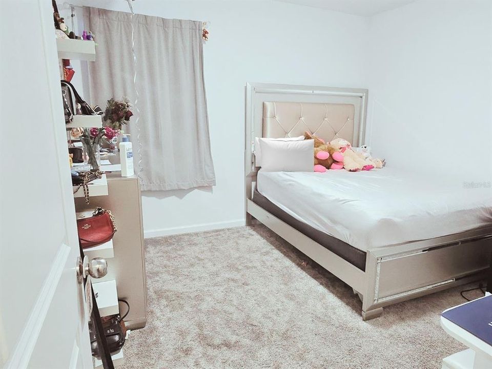 En Venta: $418,000 (5 camas, 2 baños, 2355 Pies cuadrados)