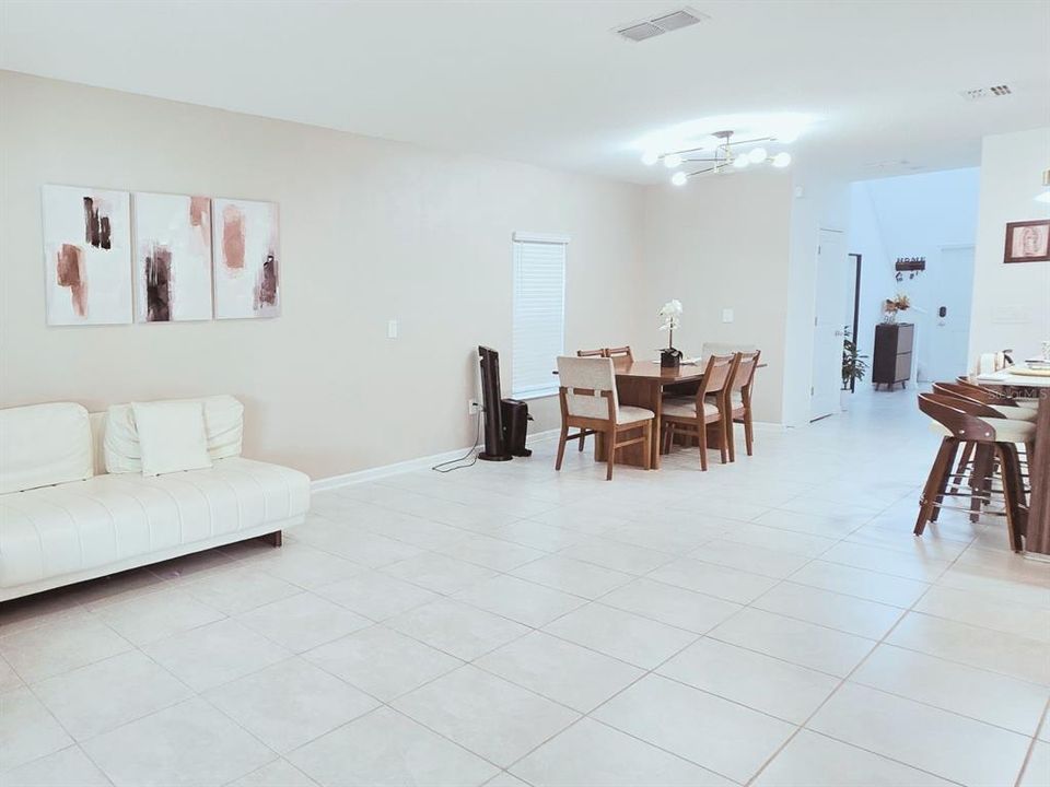 En Venta: $418,000 (5 camas, 2 baños, 2355 Pies cuadrados)