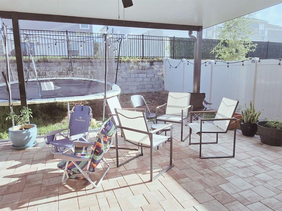 En Venta: $418,000 (5 camas, 2 baños, 2355 Pies cuadrados)