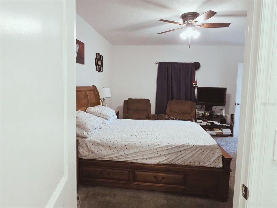 En Venta: $418,000 (5 camas, 2 baños, 2355 Pies cuadrados)
