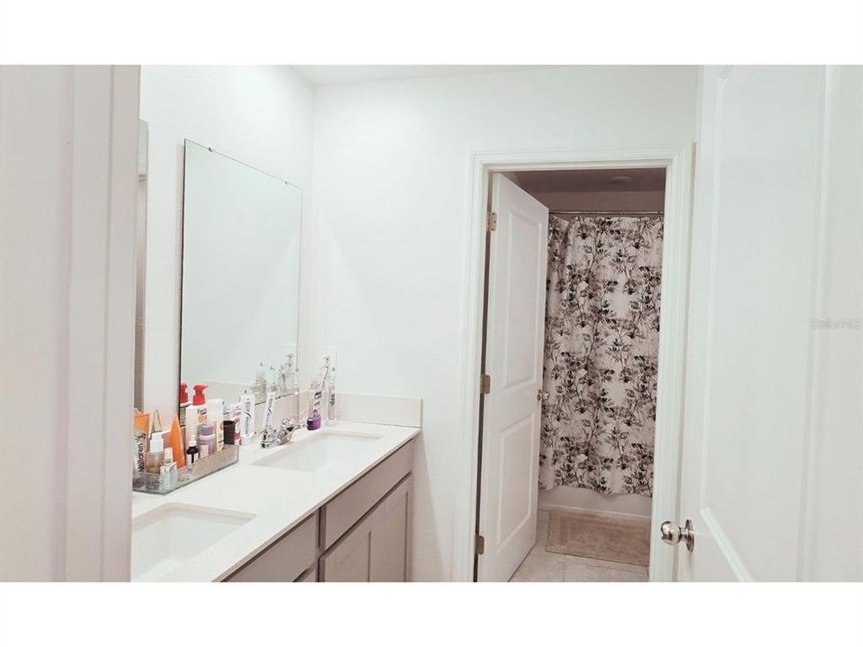 En Venta: $418,000 (5 camas, 2 baños, 2355 Pies cuadrados)