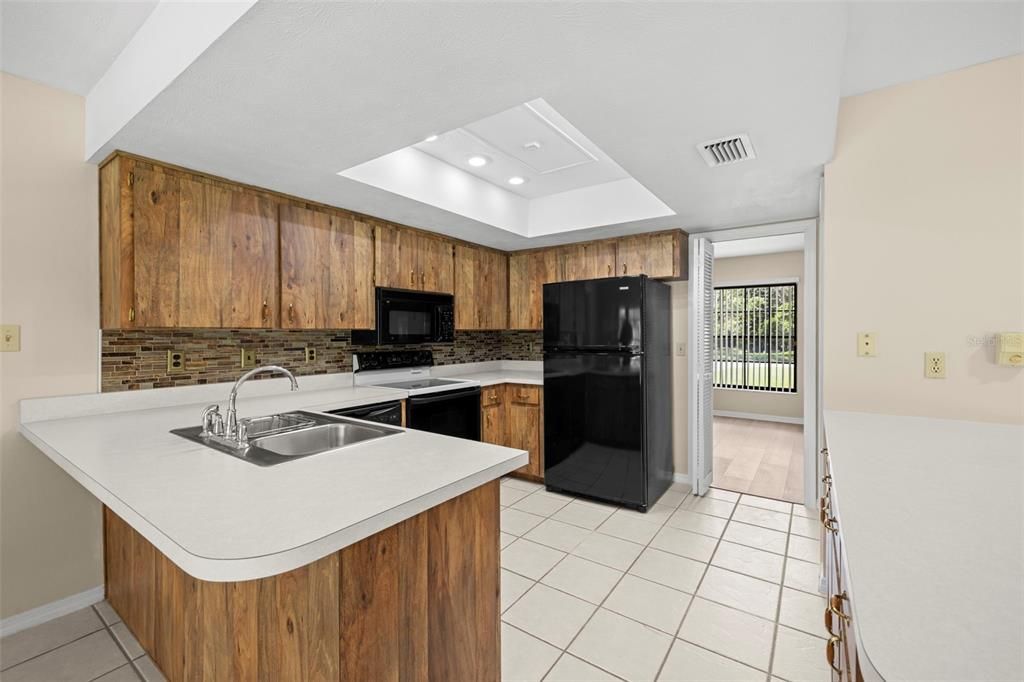 For Sale: $499,000 (3 beds, 2 baths, 1753 Square Feet)