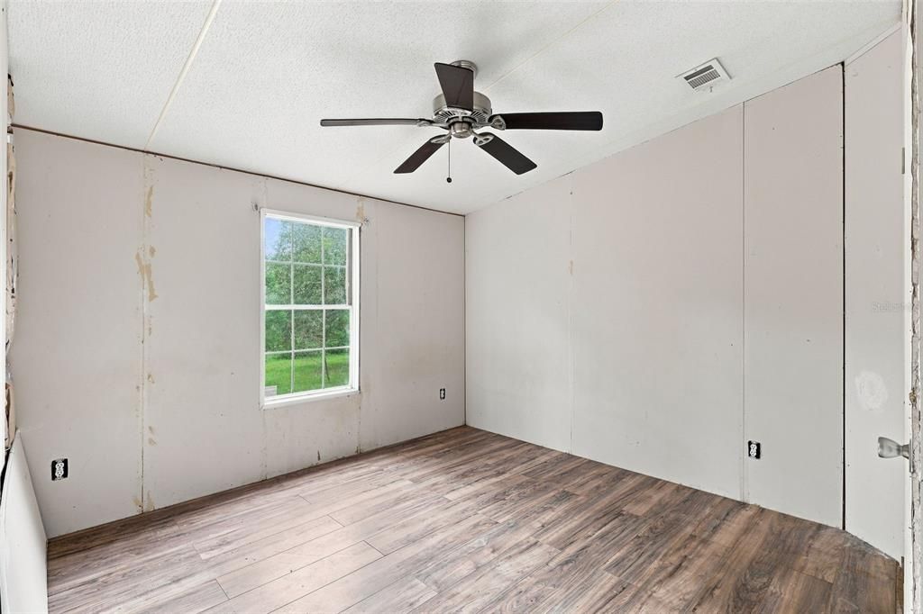 For Sale: $325,000 (3 beds, 2 baths, 1620 Square Feet)