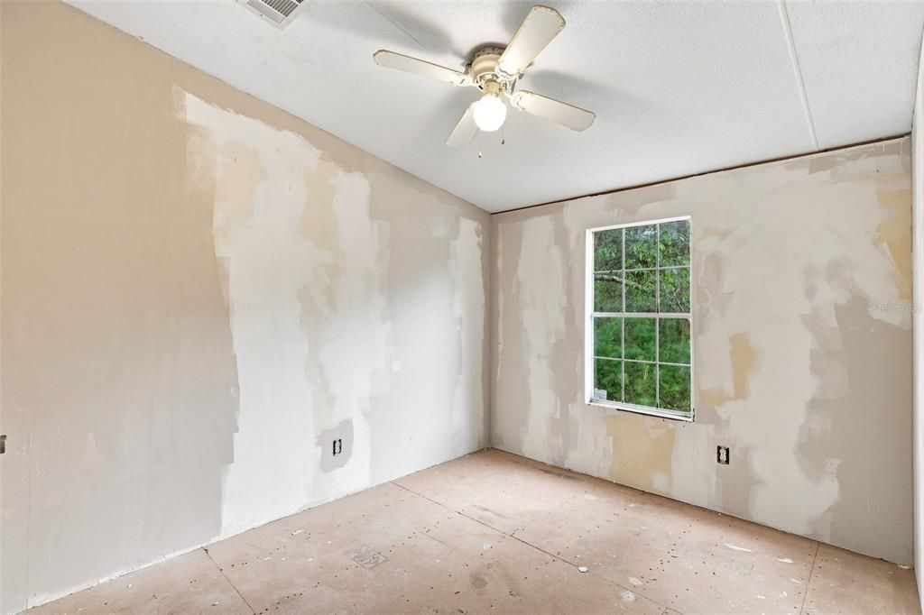 For Sale: $325,000 (3 beds, 2 baths, 1620 Square Feet)