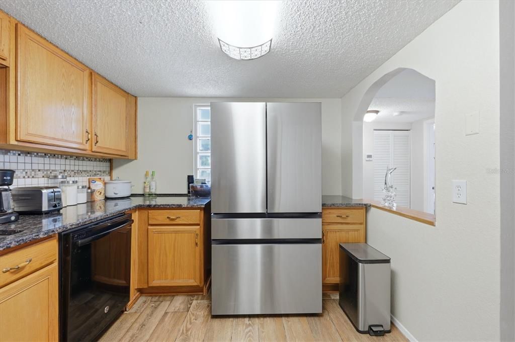 На продажу: $129,000 (2 спален, 2 ванн, 848 Квадратных фут)