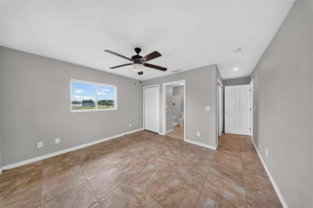 For Sale: $475,000 (6 beds, 0 baths, 2218 Square Feet)