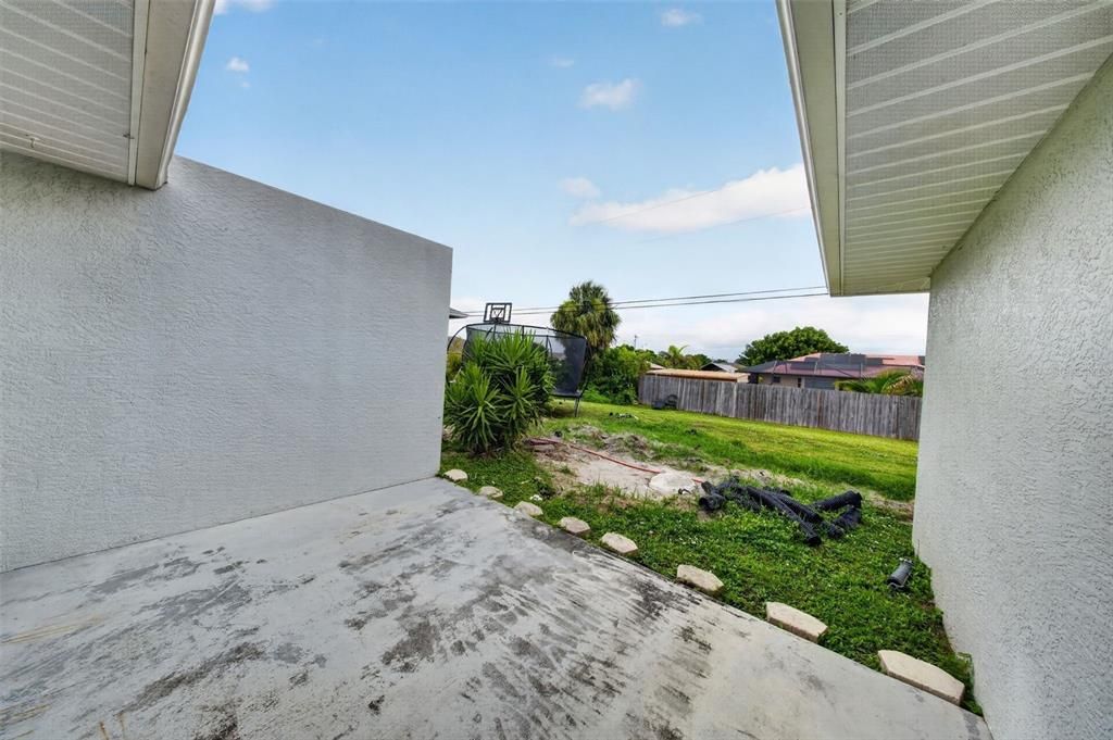 For Sale: $475,000 (6 beds, 0 baths, 2218 Square Feet)