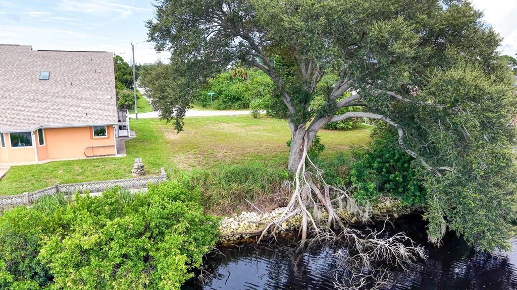 На продажу: $65,000 (0.17 acres)