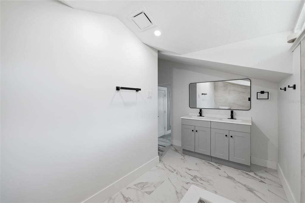 В аренду: $3,650 (3 спален, 2 ванн, 2456 Квадратных фут)