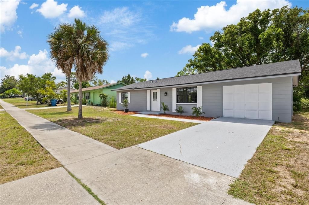 For Sale: $249,999 (3 beds, 2 baths, 943 Square Feet)