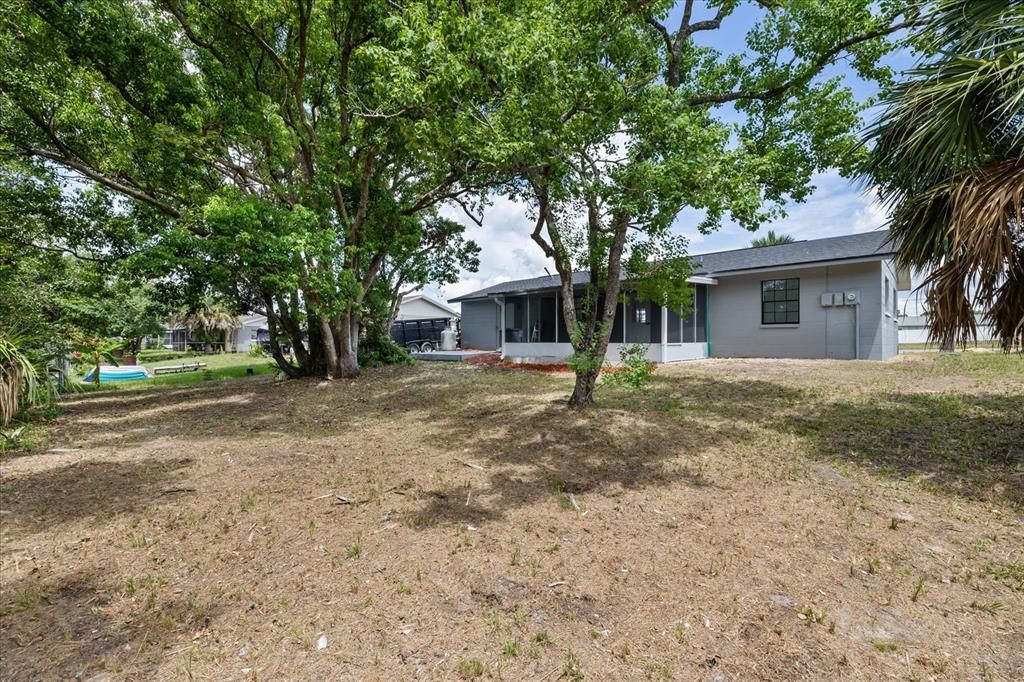 For Sale: $249,999 (3 beds, 2 baths, 943 Square Feet)