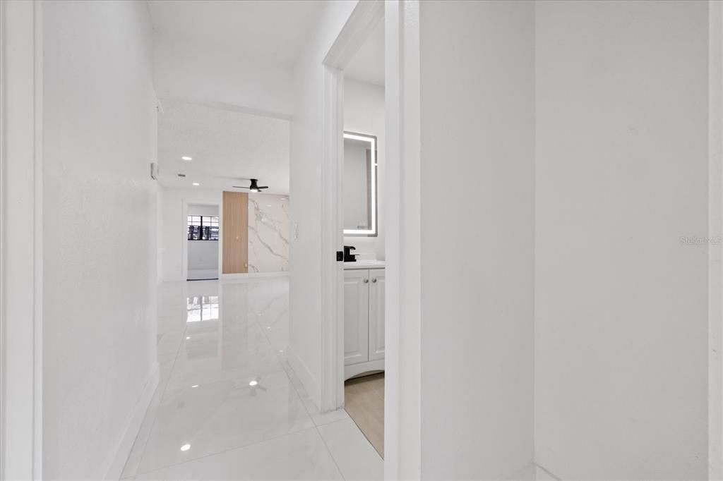 For Sale: $249,999 (3 beds, 2 baths, 943 Square Feet)