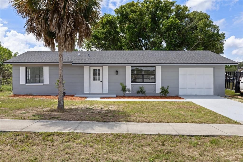 For Sale: $249,999 (3 beds, 2 baths, 943 Square Feet)
