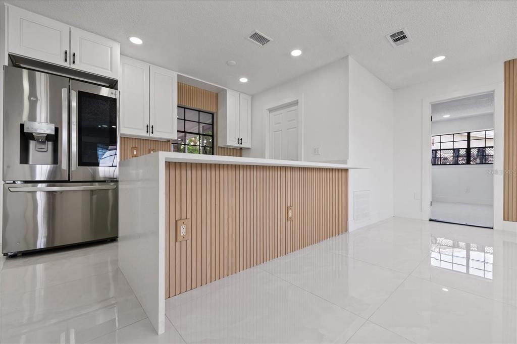 For Sale: $249,999 (3 beds, 2 baths, 943 Square Feet)