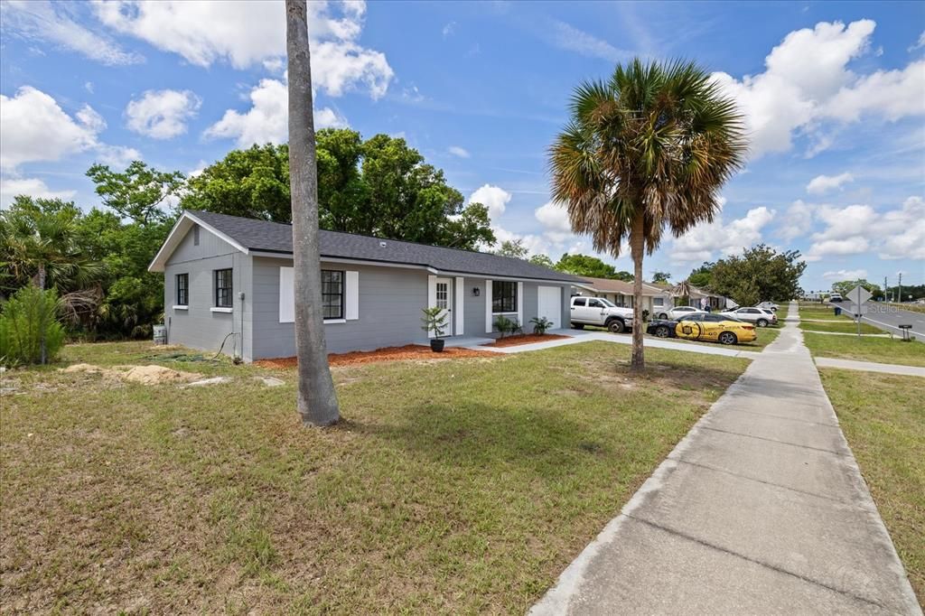 For Sale: $249,999 (3 beds, 2 baths, 943 Square Feet)