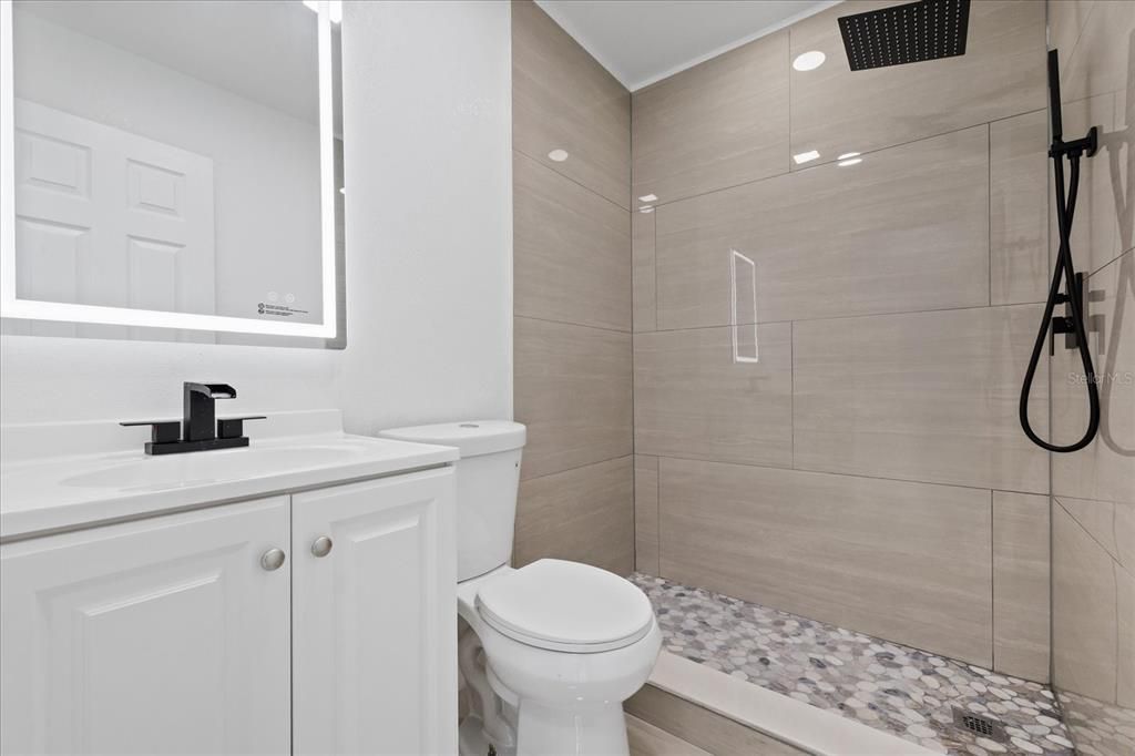 For Sale: $249,999 (3 beds, 2 baths, 943 Square Feet)