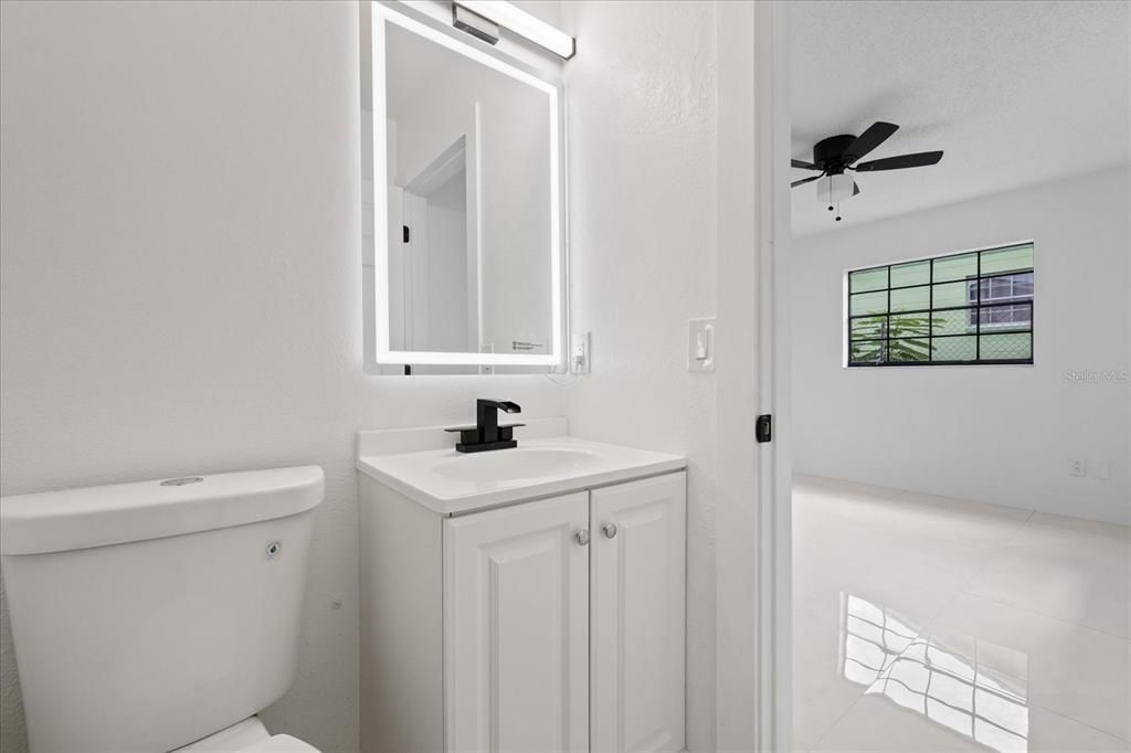 For Sale: $249,999 (3 beds, 2 baths, 943 Square Feet)