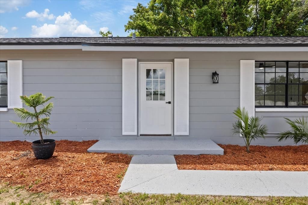 For Sale: $249,999 (3 beds, 2 baths, 943 Square Feet)