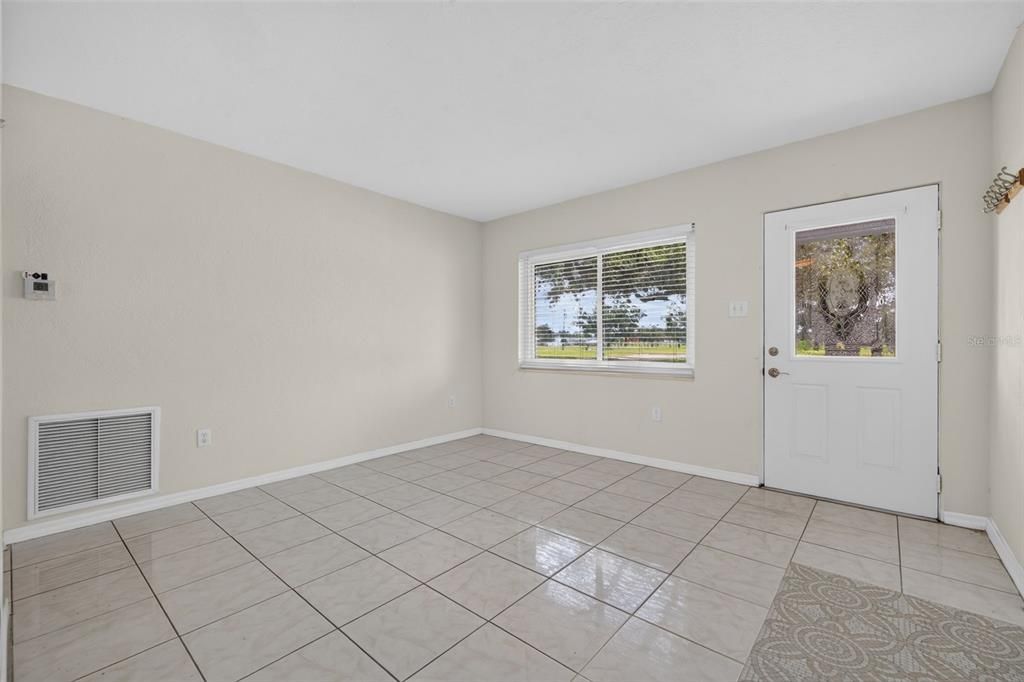 En Venta: $349,900 (3 camas, 2 baños, 1562 Pies cuadrados)