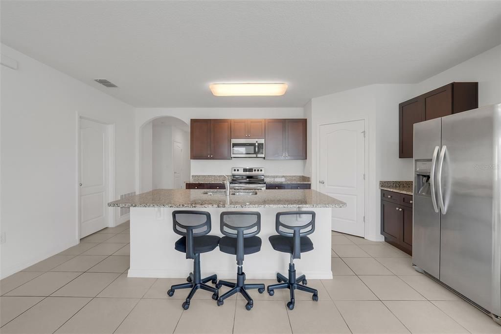 For Sale: $355,000 (4 beds, 2 baths, 1767 Square Feet)