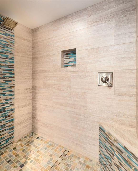 En Venta: $650,000 (2 camas, 2 baños, 1263 Pies cuadrados)