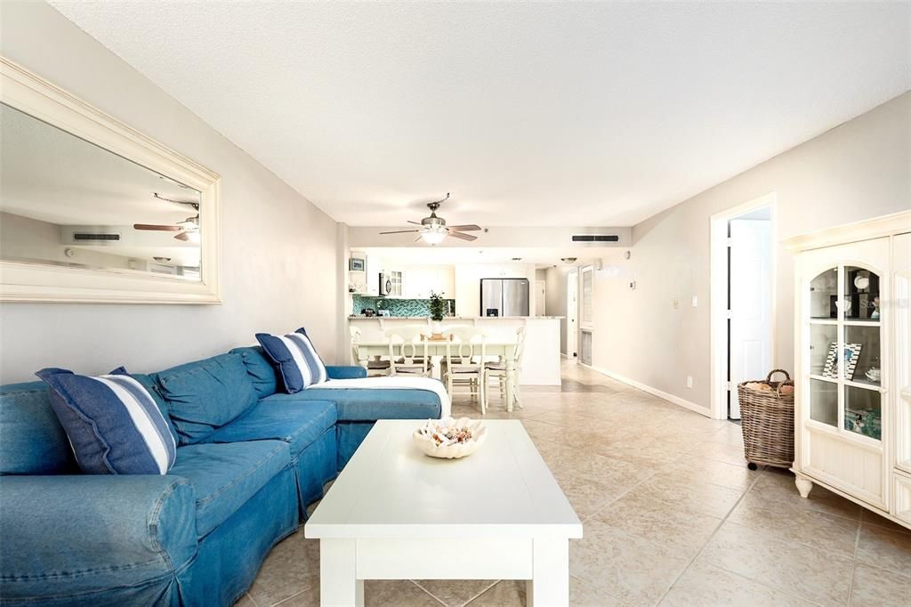 En Venta: $650,000 (2 camas, 2 baños, 1263 Pies cuadrados)