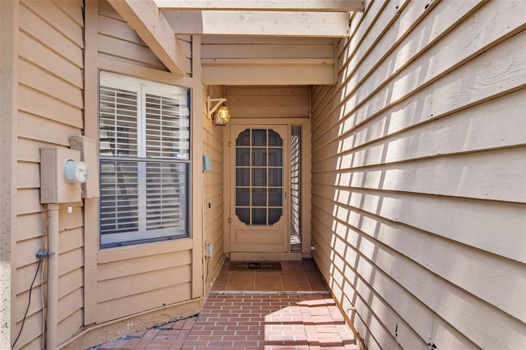 For Sale: $299,000 (2 beds, 2 baths, 1213 Square Feet)