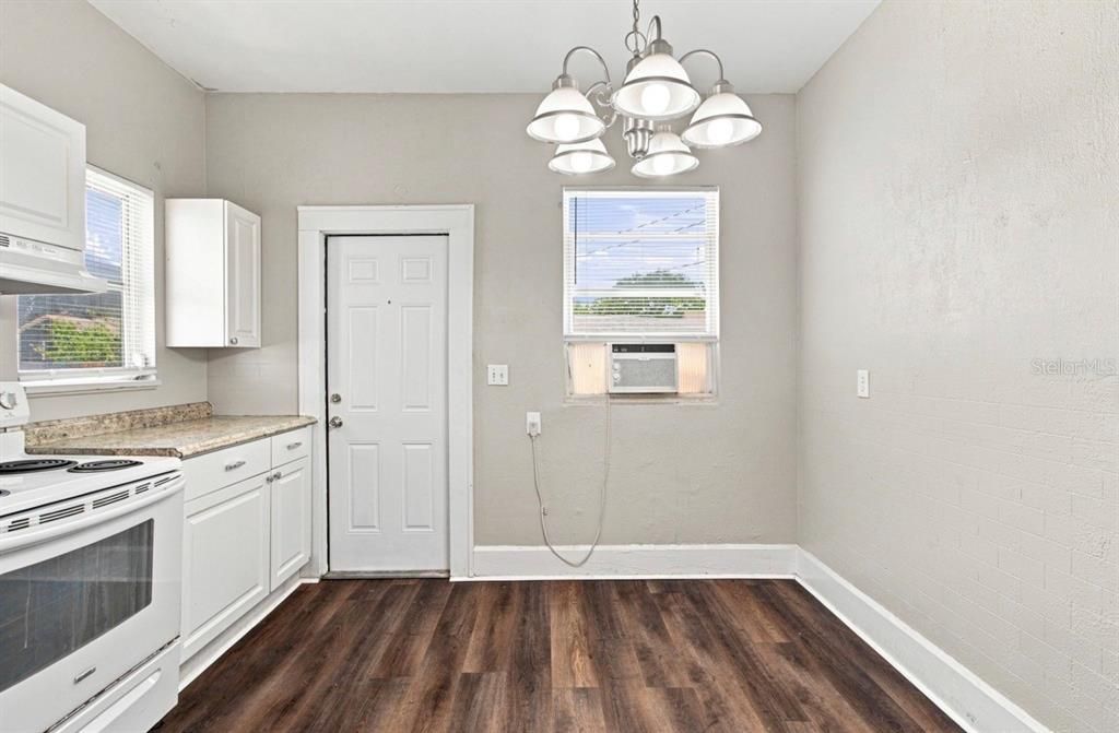 En Venta: $249,900 (2 camas, 1 baños, 952 Pies cuadrados)