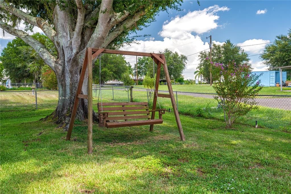 For Sale: $329,900 (3 beds, 3 baths, 2186 Square Feet)