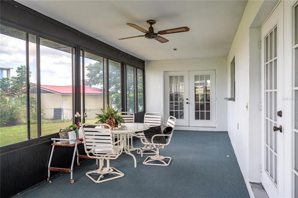 For Sale: $329,900 (3 beds, 3 baths, 2186 Square Feet)