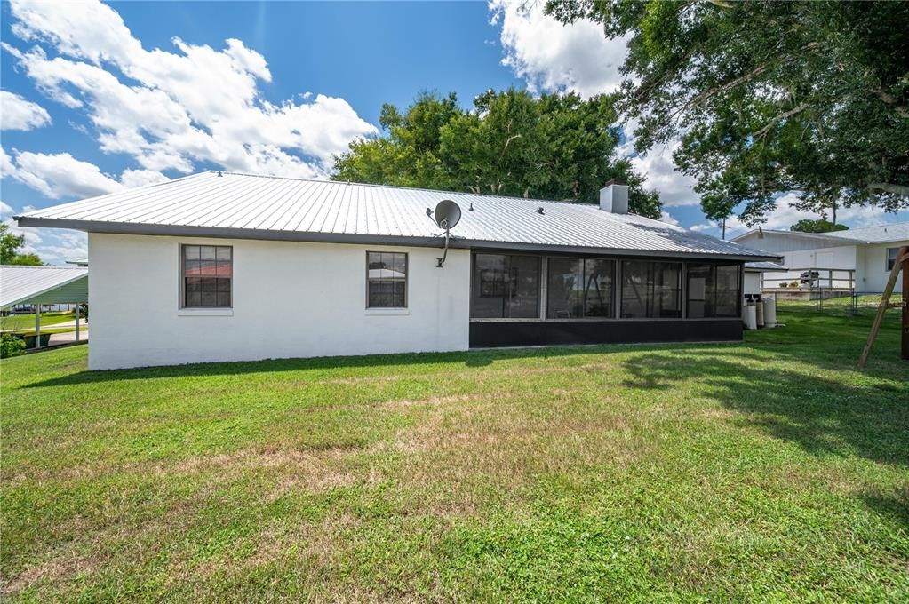 For Sale: $329,900 (3 beds, 3 baths, 2186 Square Feet)