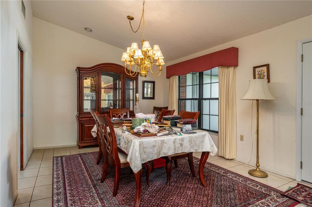 For Sale: $329,900 (3 beds, 3 baths, 2186 Square Feet)