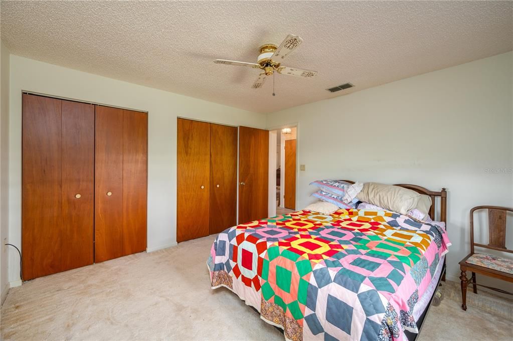 For Sale: $329,900 (3 beds, 3 baths, 2186 Square Feet)