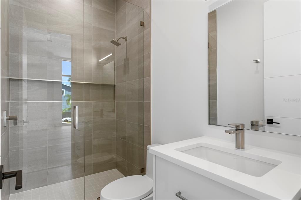 En Venta: $10,500,000 (6 camas, 6 baños, 7619 Pies cuadrados)