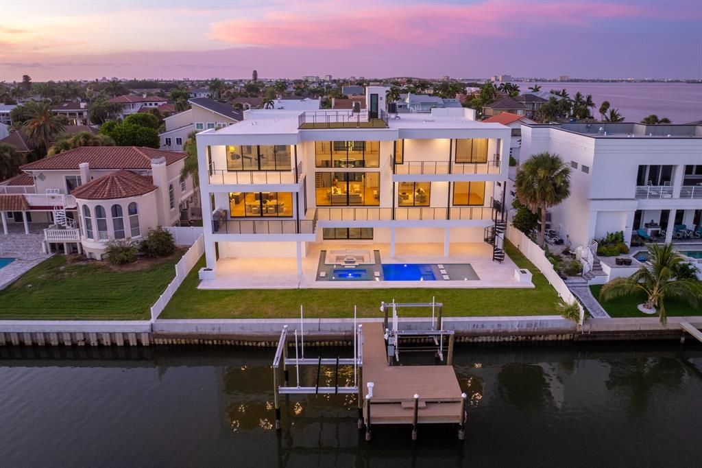 En Venta: $10,500,000 (6 camas, 6 baños, 7619 Pies cuadrados)