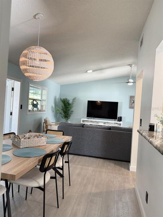 En Venta: $467,000 (3 camas, 2 baños, 1241 Pies cuadrados)