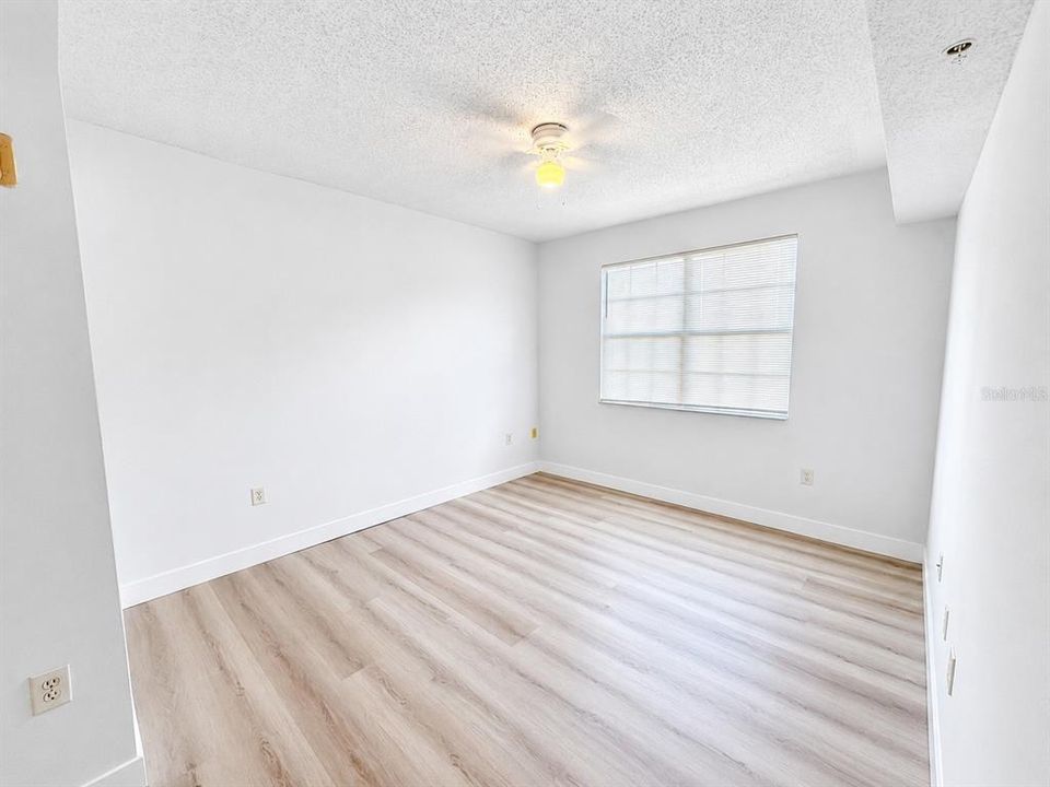 В аренду: $1,650 (2 спален, 2 ванн, 999 Квадратных фут)