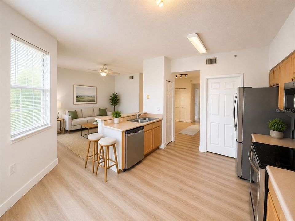 В аренду: $1,650 (2 спален, 2 ванн, 999 Квадратных фут)