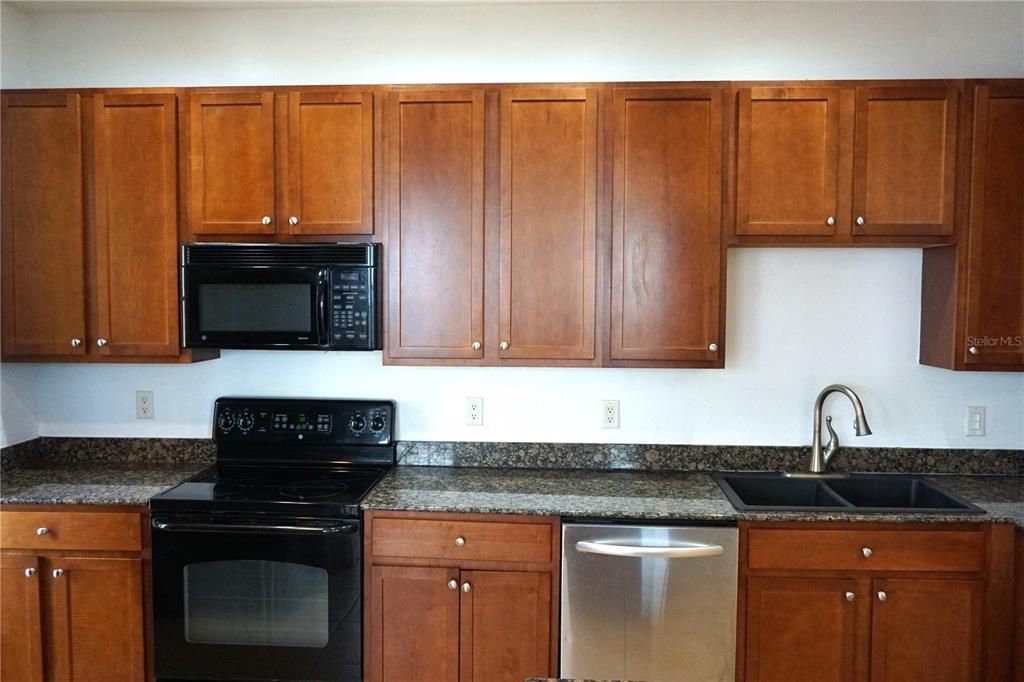 For Rent: $3,800 (3 beds, 2 baths, 2200 Square Feet)