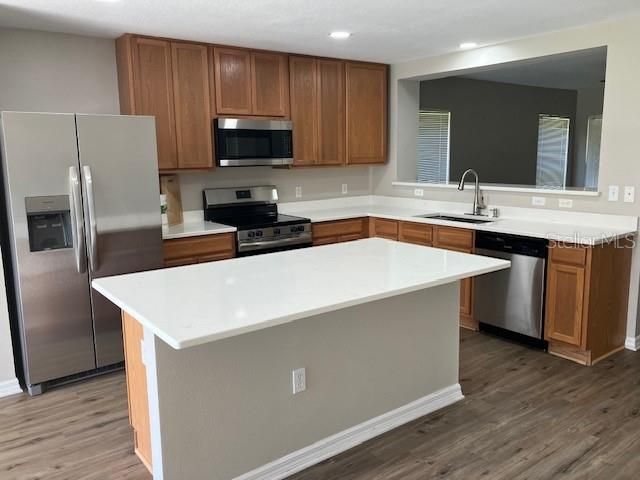 For Rent: $2,250 (3 beds, 2 baths, 1640 Square Feet)