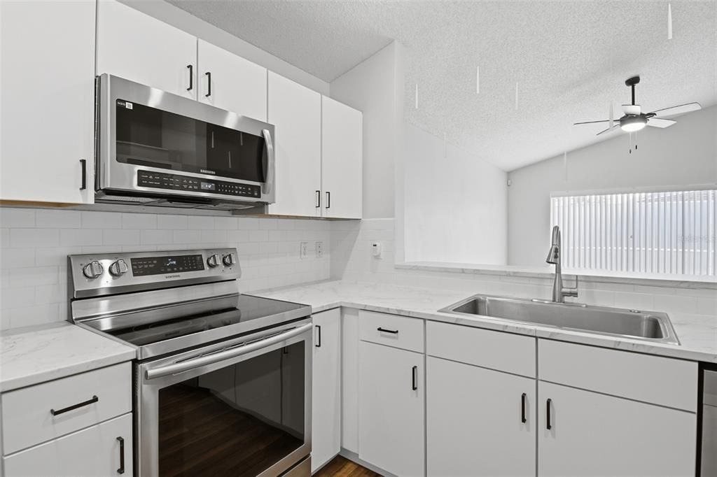 En Venta: $395,000 (3 camas, 2 baños, 1571 Pies cuadrados)