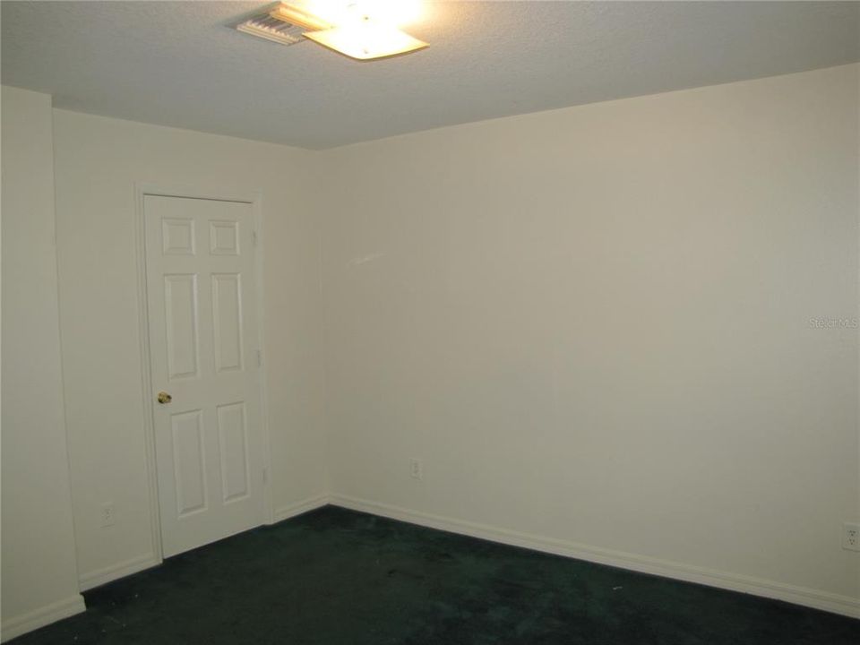 For Rent: $2,200 (3 beds, 2 baths, 990 Square Feet)