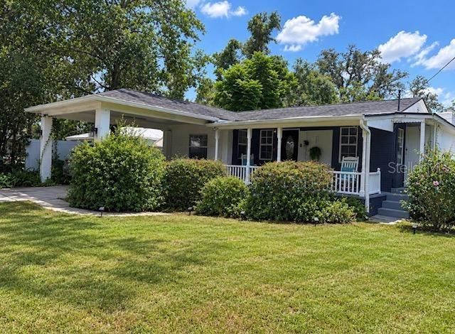 For Sale: $329,000 (2 beds, 1 baths, 1060 Square Feet)