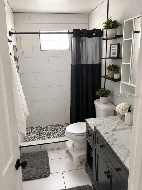 For Sale: $329,000 (2 beds, 1 baths, 1060 Square Feet)