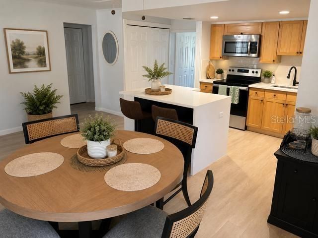 For Sale: $329,000 (2 beds, 1 baths, 1060 Square Feet)