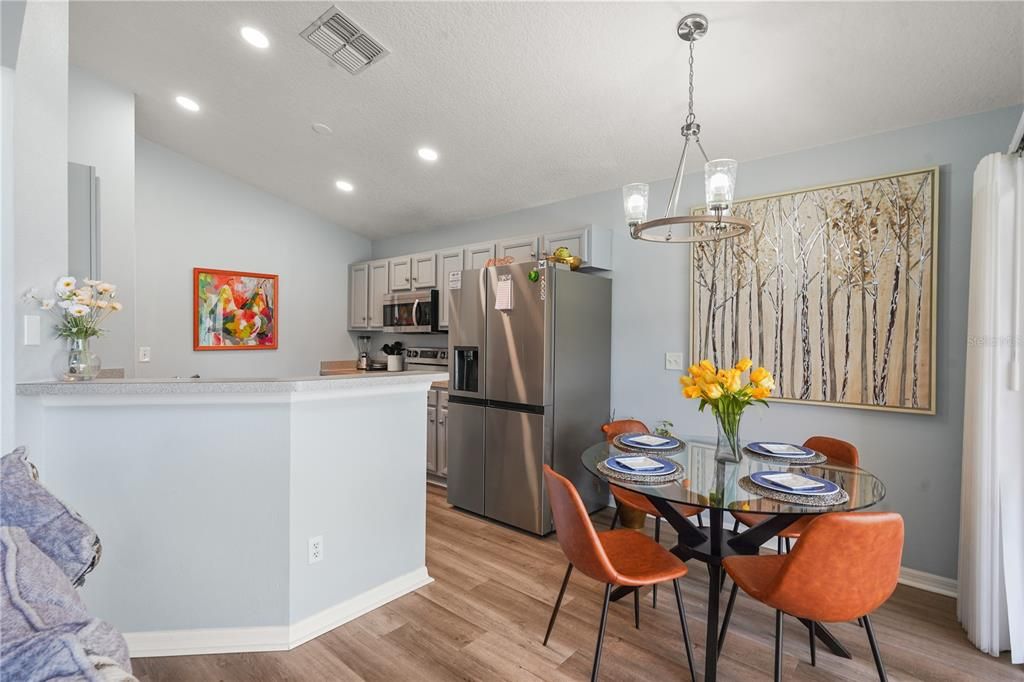 For Sale: $465,000 (5 beds, 4 baths, 2286 Square Feet)