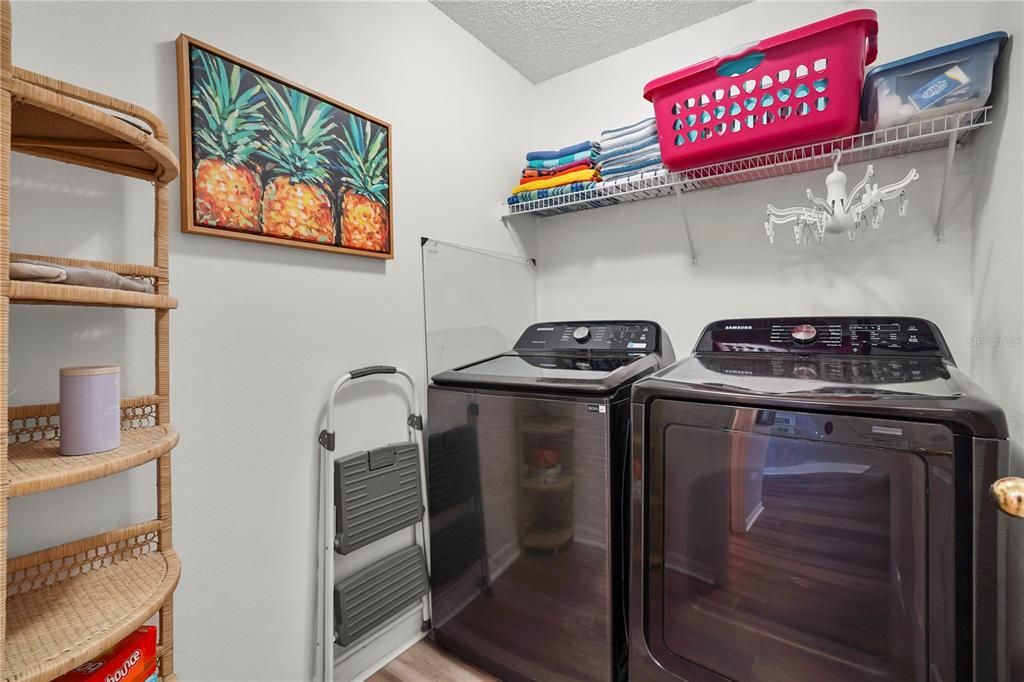 For Sale: $465,000 (5 beds, 4 baths, 2286 Square Feet)
