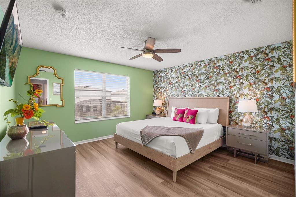 For Sale: $465,000 (5 beds, 4 baths, 2286 Square Feet)