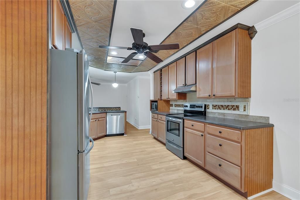На продажу: $379,900 (3 спален, 2 ванн, 1268 Квадратных фут)
