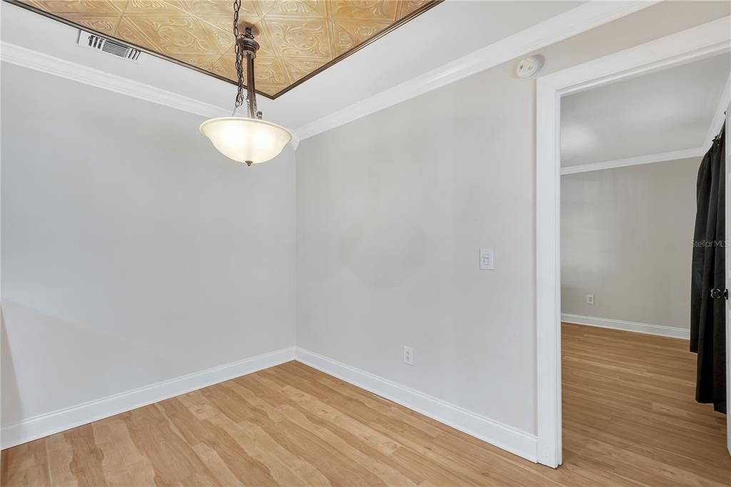 На продажу: $379,900 (3 спален, 2 ванн, 1268 Квадратных фут)